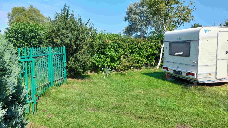 Sprzedam Działkę nad morzem 550 m2 plus 2 przycz. kemp. Ostrowo, pom